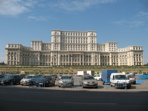 Denná snímka Ceausescu-vho paláca