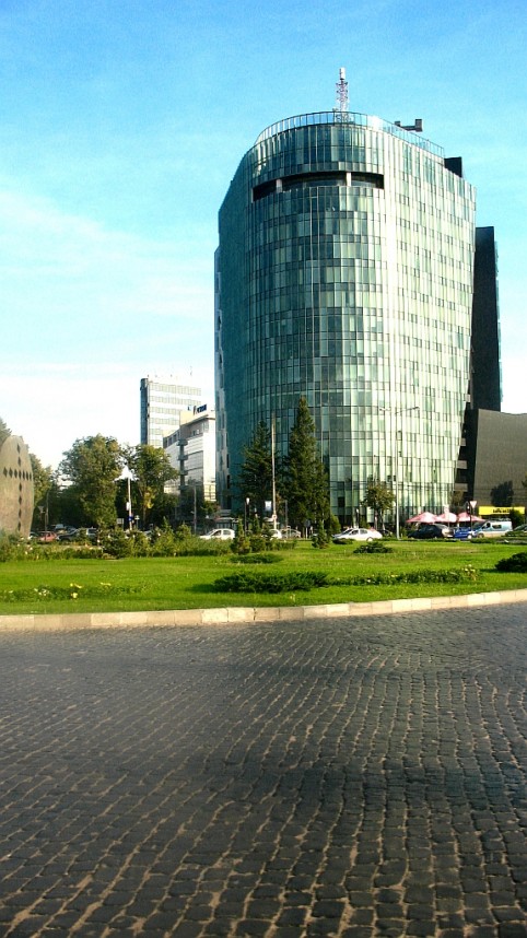 Pohľad na Charles de Gaulle Plaza