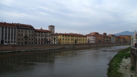 Pohľad na Pisu z mosta Solferino