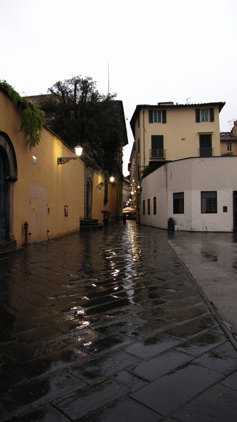 Lucca po daždi vyľudnená