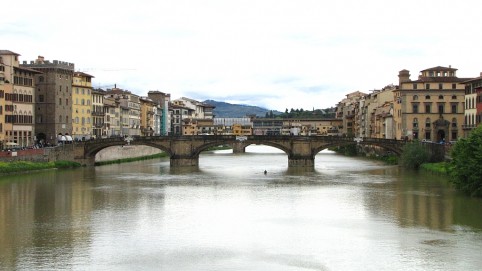 Rieka Arno a jej mosty