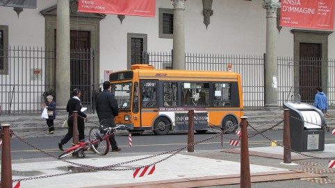 Typické autobusy vo Florencii