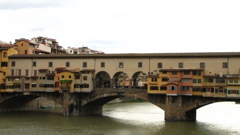Známy to most - Ponte Vecchio - byty na rieke
