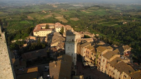 Vyhľad z jednej veže na mestečko San Gimignano