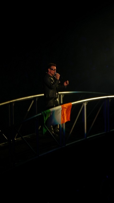 Bono s írskou vlajkou