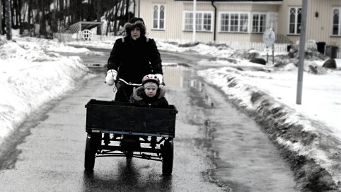 Trojkolesový moped nazývaný vo švédčine aj "flakmoped."